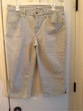 Lee Riders Mid-Rise Capri in Light Khaki